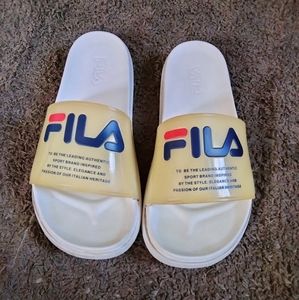 Fila slides
